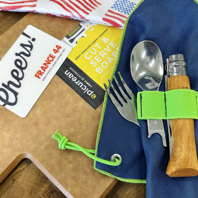 Opinel no.8 with picnic set