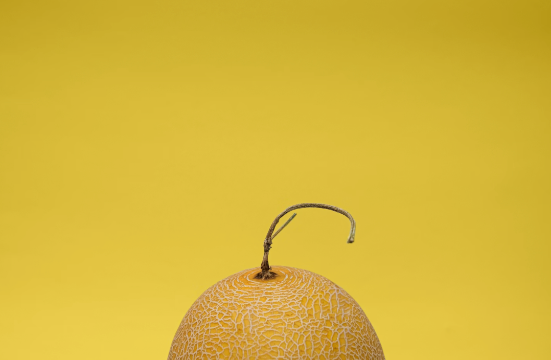 How to Successfully Cut a Cantaloupe