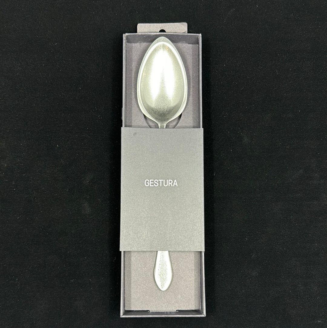 
                  
                    Gestura 01 Silver Spoon
                  
                