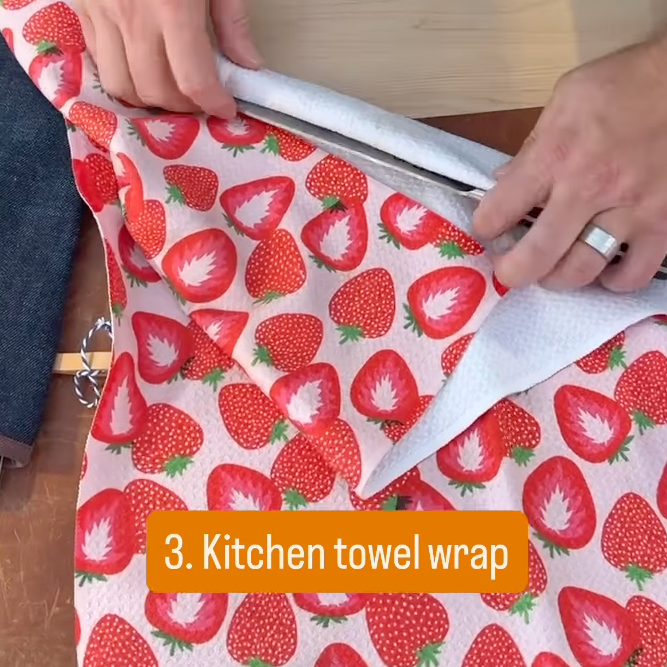 Kitchen towel for knife transport
