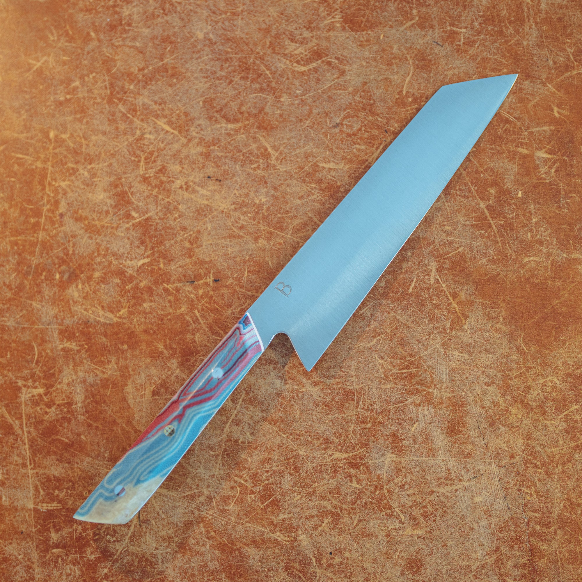 Vivront Tres Beau Baldwin Blades S25 Petty knife on display