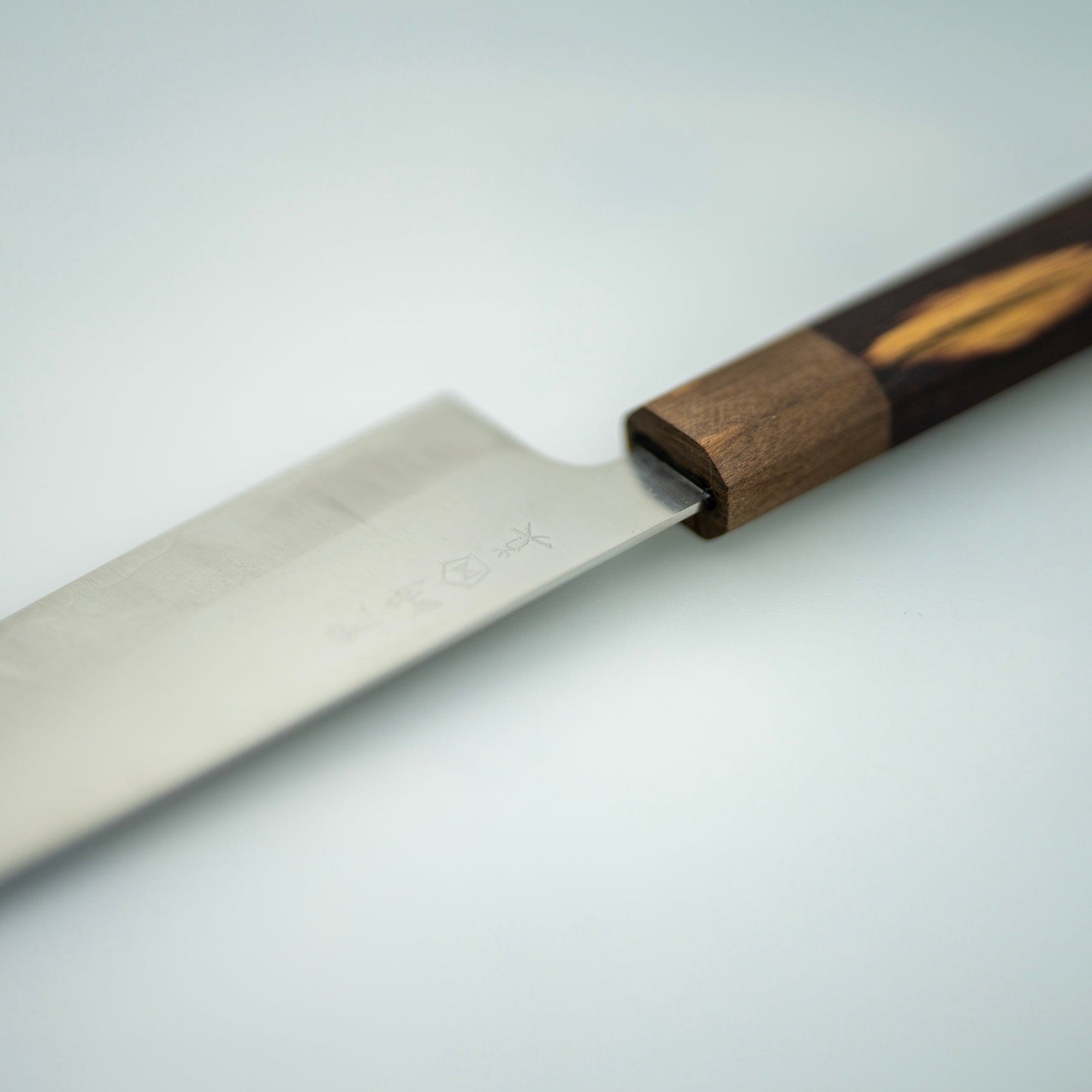 Tokushu Kitchen Knives Santoku 165mm | Makoto Kurosaki Makoto Kurosaki • VG-XEOS • Tokushu