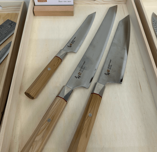 Perfect Edge Kitchen Knives Sujihiki 270mm w/ Saya| Beyond Beyond w/ Saya • Mcusta